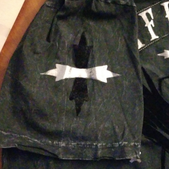 Affliction tee - Picture 3 of 4